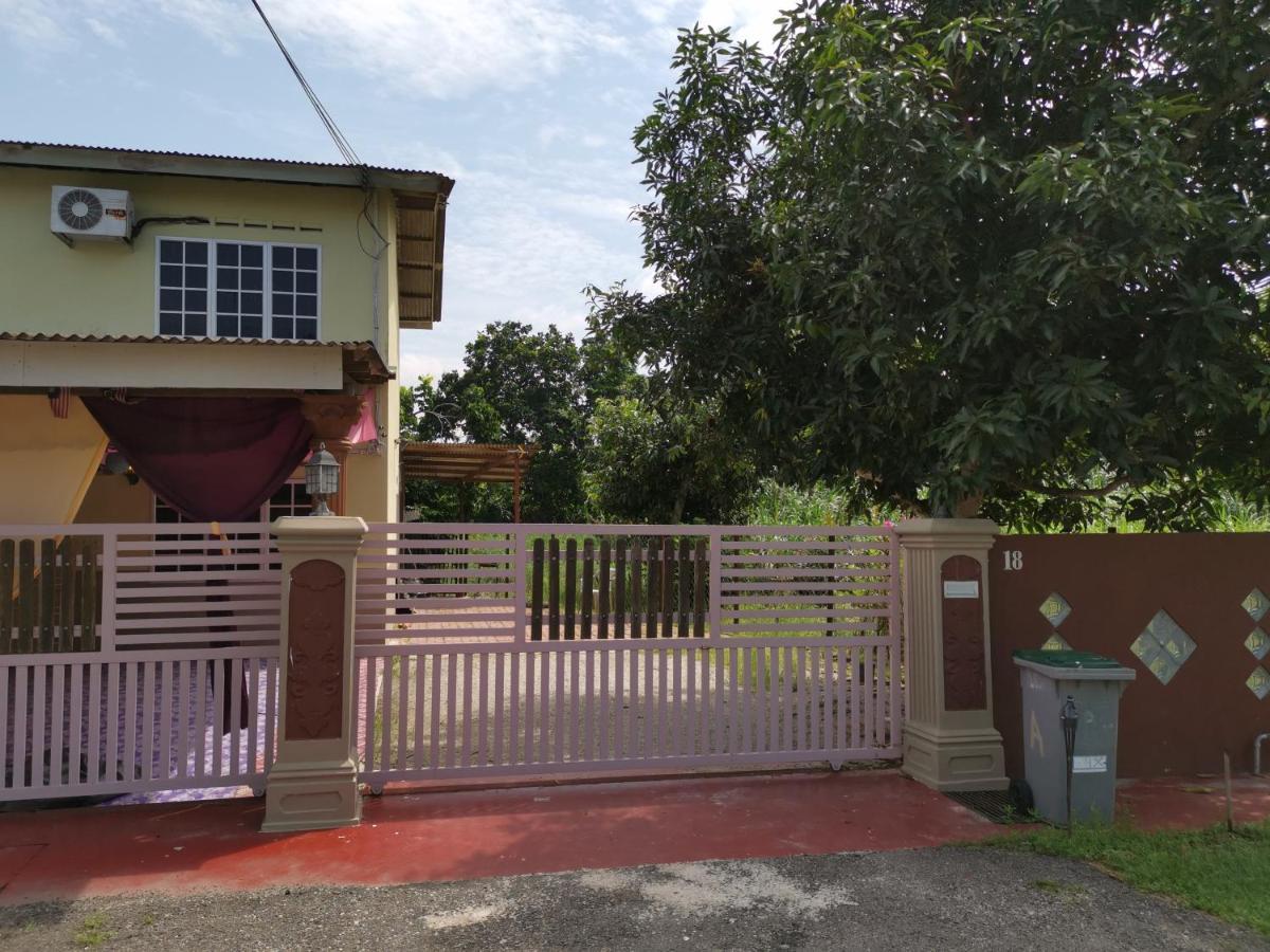 Sri Makmur Pontian Homestay Pontian Besar Eksteriør billede